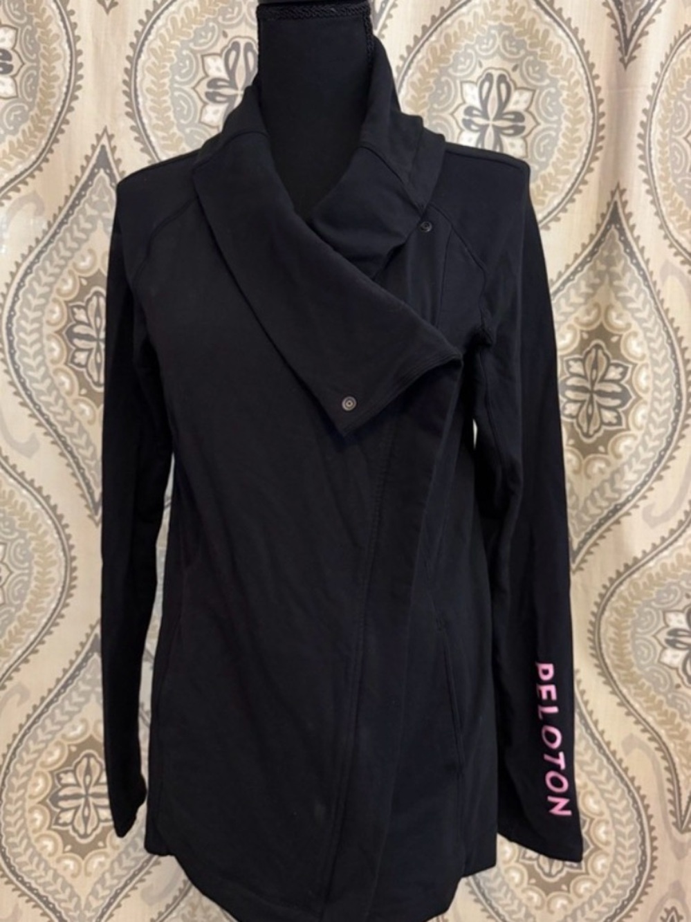 Lululemon x Peloton Women’s Black Asymmetrical Wrap Jacket Size 4